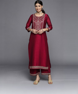 LIBAS Women Embellished Straight Kurta
