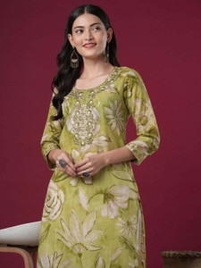 PRISCA Women Floral Print Straight Kurta