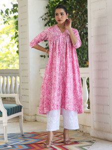 Janasya Women Floral Print Flared Kurta