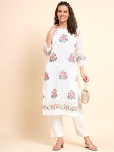 vairagee Women Embroidered Straight Kurta