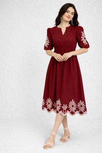 tckty Women Embroidered, Embellished, Floral Print Straight Kurta