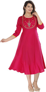 queen Consort Women Embroidered Anarkali Kurta