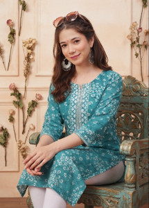 Wawlooks Women Printed Straight Kurta