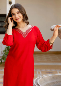 Surhi Women Embroidered Straight Kurta