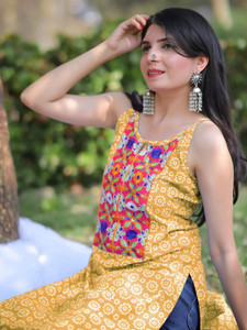 Youthnic Women Floral Print Straight Kurta