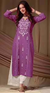 anushansa Women Embroidered Straight Kurta