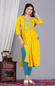 P PRIYA FASHION Women Embroidered Straight Kurta
