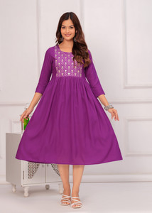 TANTANATAN Women Embroidered Anarkali Kurta