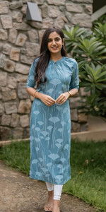 Nandita Women Printed Straight Kurta