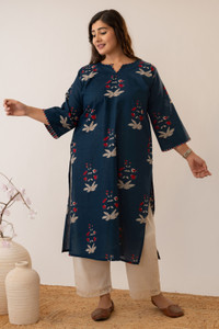 Amthi Women Floral Print Straight Kurta