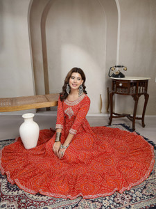 KIMAYRA Women Bandhani Anarkali Kurta