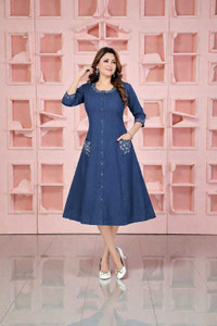 vithra Women Embroidered A-line Kurta