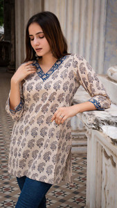 Rnkk Women Paisley Straight Kurta