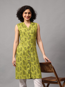 BluGrass Women Floral Print Frontslit Kurta