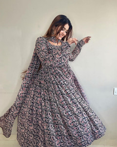 Envi Women Printed Anarkali Kurta