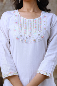 AUZAAI COLLECTION Women Printed Straight Kurta