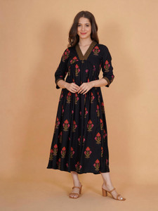 INDIANIC Women Floral Print Flared Kurta
