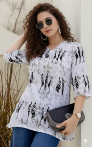 Surhi Women Printed Straight Kurta