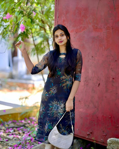 PoruIMPEX Women Floral Print Straight Kurta