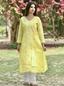 Chikirpolo Women Chikan Embroidery A-line Kurta