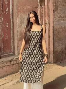 unity luxure Women Floral Print Straight Kurta