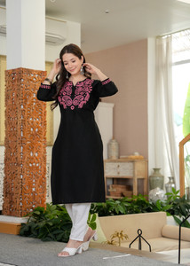 BKApparels Women Embroidered Straight Kurta