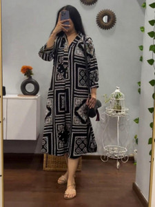 Chaukas Women Printed Straight Kurta