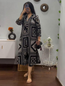 Chaukas Women Printed Straight Kurta