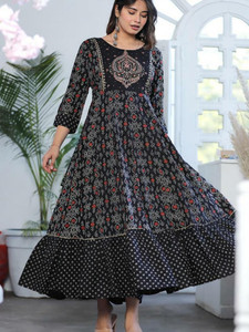 SHRI RADHARANI CREATION Women Printed Gown Kurta