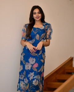 Zarina Women Floral Print A-line Kurta
