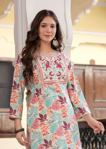 PRISCA Women Floral Print Straight Kurta