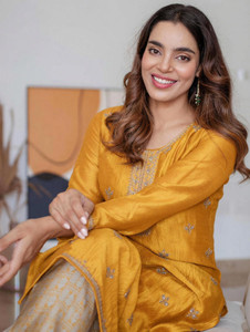 RARE THREAD Women Embroidered A-line Kurta