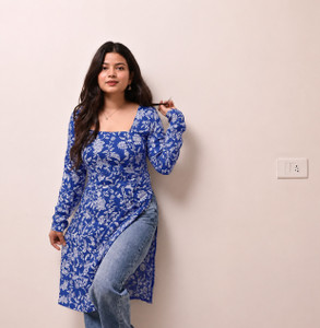 Yugmaa Women Floral Print Straight Kurta