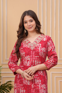 PHYSIL Women Embroidered Straight Kurta