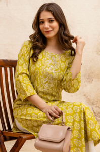 Surhi Women Embroidered Straight Kurta