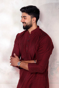 Koshin Men Solid Straight Kurta