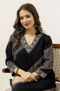 Dressar Women Floral Print Straight Kurta