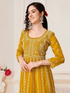 Youthnic Women Chikan Embroidery Anarkali Kurta