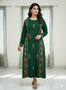 UFM Women Embroidered Straight Kurta