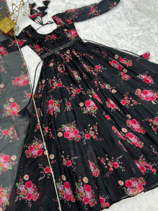 Priniti Women Printed, Floral Print Anarkali Kurta