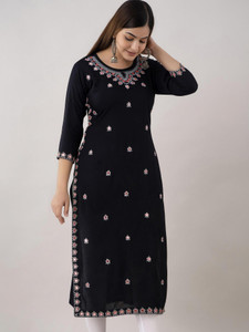 Zeenat Duniya Women Embroidered Straight Kurta