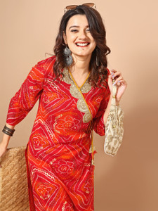Youthnic Women Embroidered Straight Kurta
