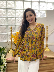 Mauka Women Floral Print Straight Kurta