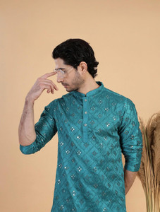 CHIRASVI Men Embroidered Straight Kurta