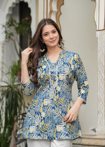 Deepyog Women Floral Print Straight Kurta