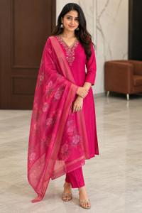Pranitha Women Embroidered Straight Kurta - Image 5