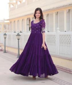 फॉक्सड्क्स महिलाओं के लिए एम्ब्रॉइडरेड अनारकली कुर्ता