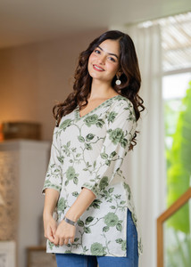 Lakasadapapel Women Floral Print Straight Kurta