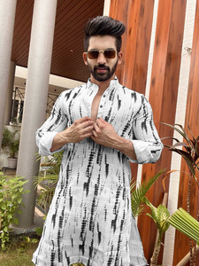 DIAMOND CLUSTER Men Printed Straight Kurta