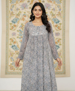 BEE STUDIO COLLECTIONS Women Printed, Kalamkari, Floral Print, Embellished Anarkali Kurta